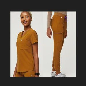 *New Unused* Atlantic Fall Figs Scrub Set